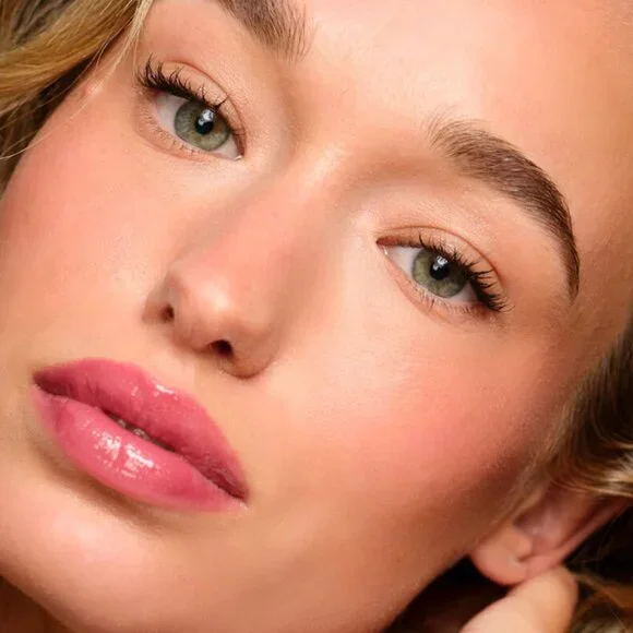 Saie Glossybounce Hydrating Lip Gloss Oil in Remix - Picture 3 of 4